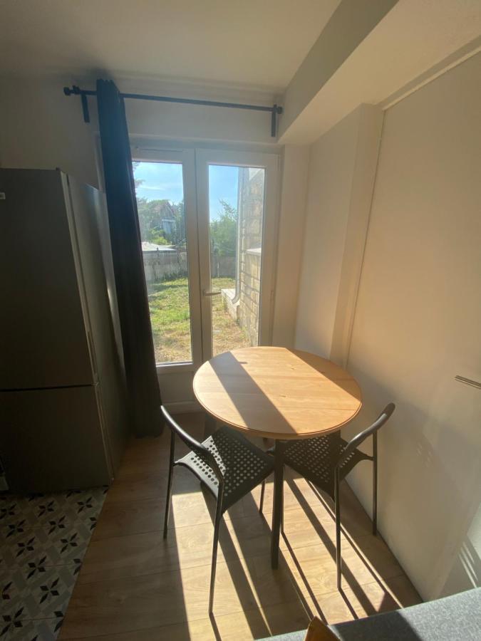 Une Pause En Ile De France - 450 M Rer E Villiers-sur-Marne Esterno foto